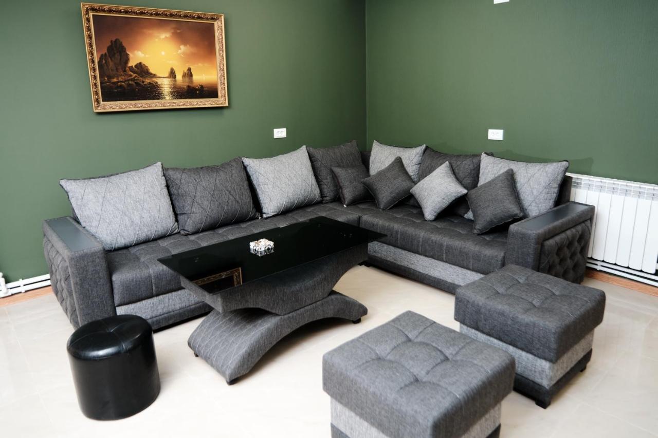 Aparthotel Ro Metro à Gyumri Extérieur photo