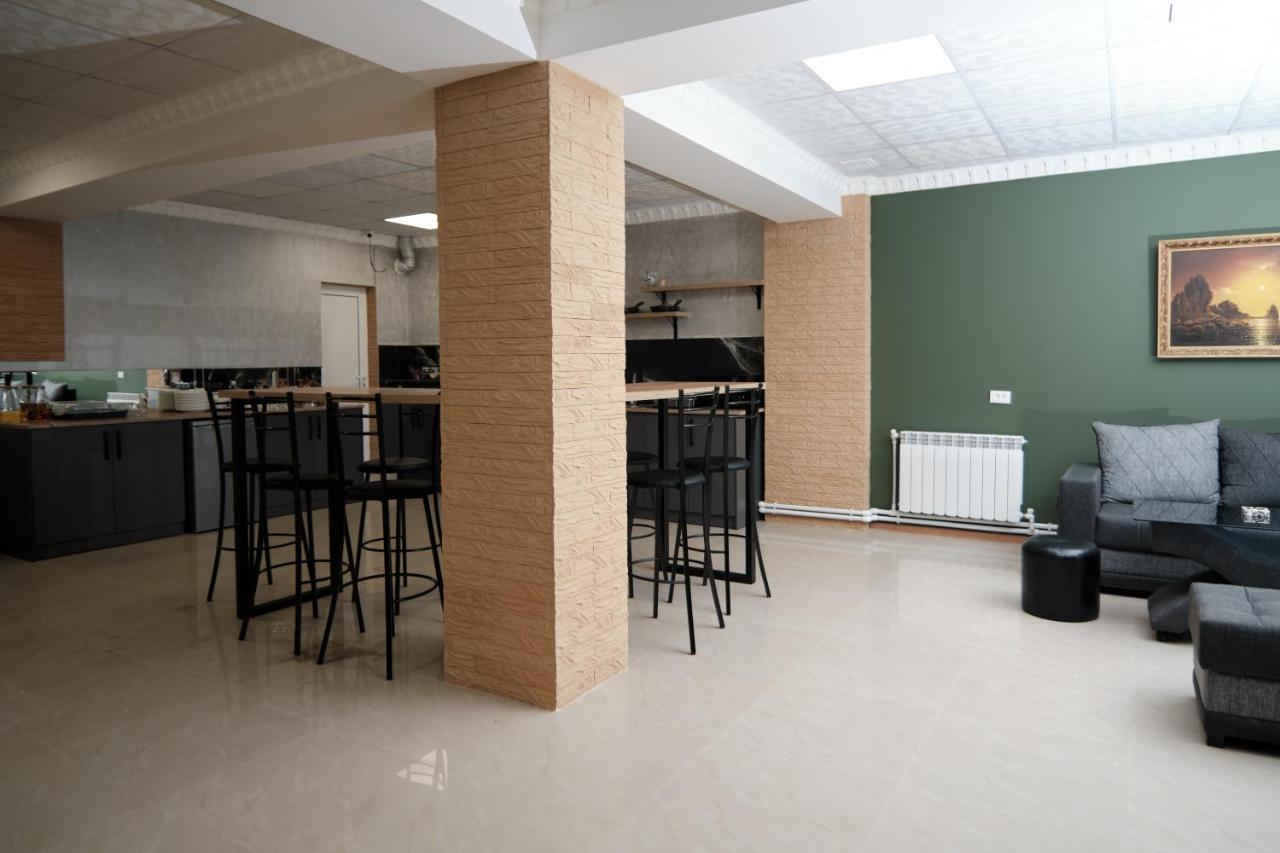 Aparthotel Ro Metro à Gyumri Extérieur photo